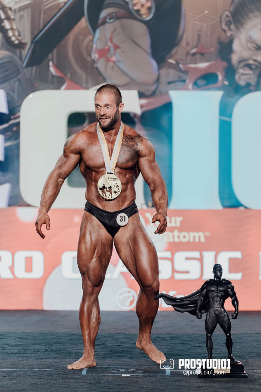 CLASSIC MEN’S PHYSIQUE. Photo & Video Production Studio #1