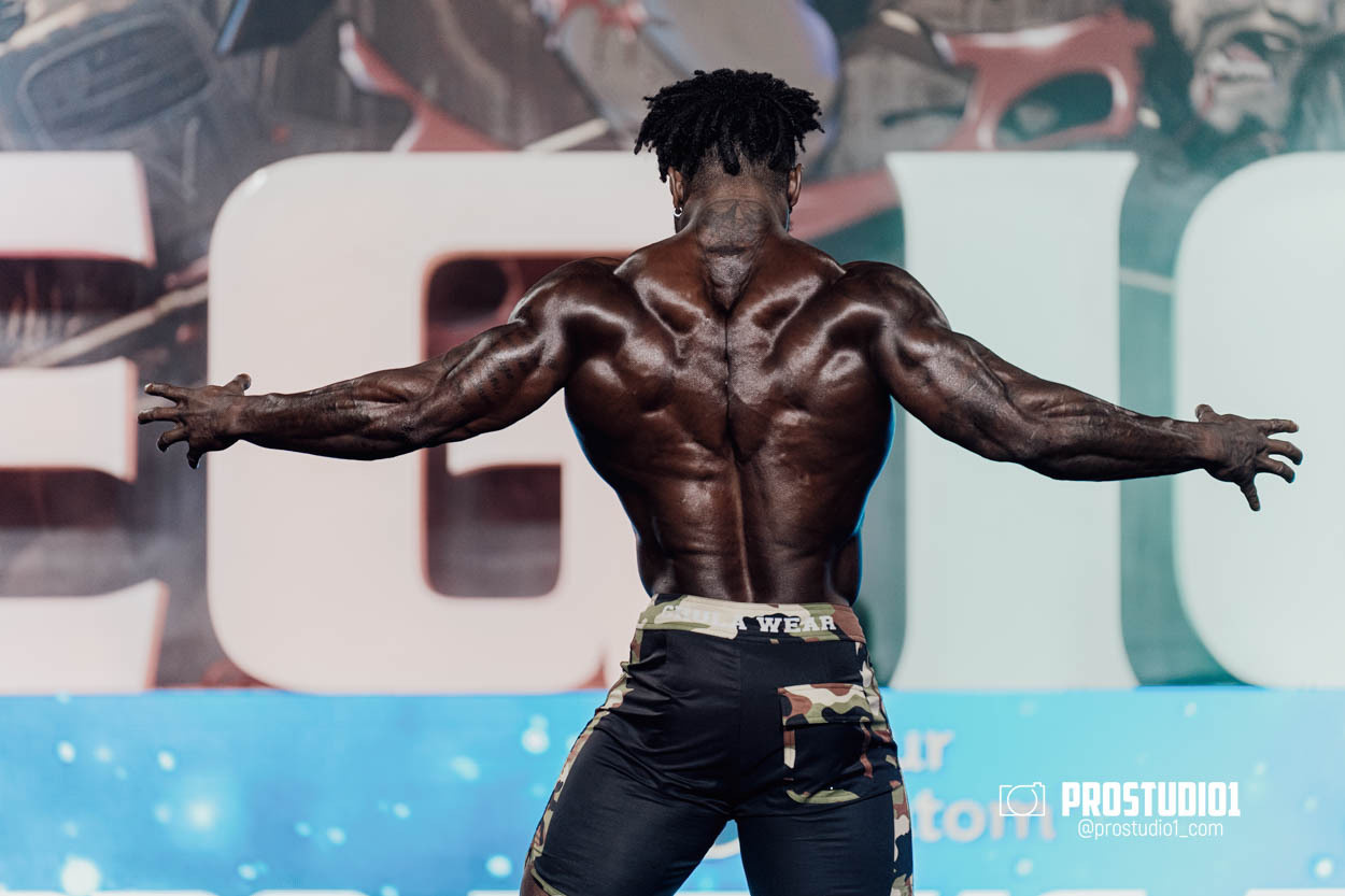 MEN’S PHYSIQUE. Photo & Video Production Studio #1