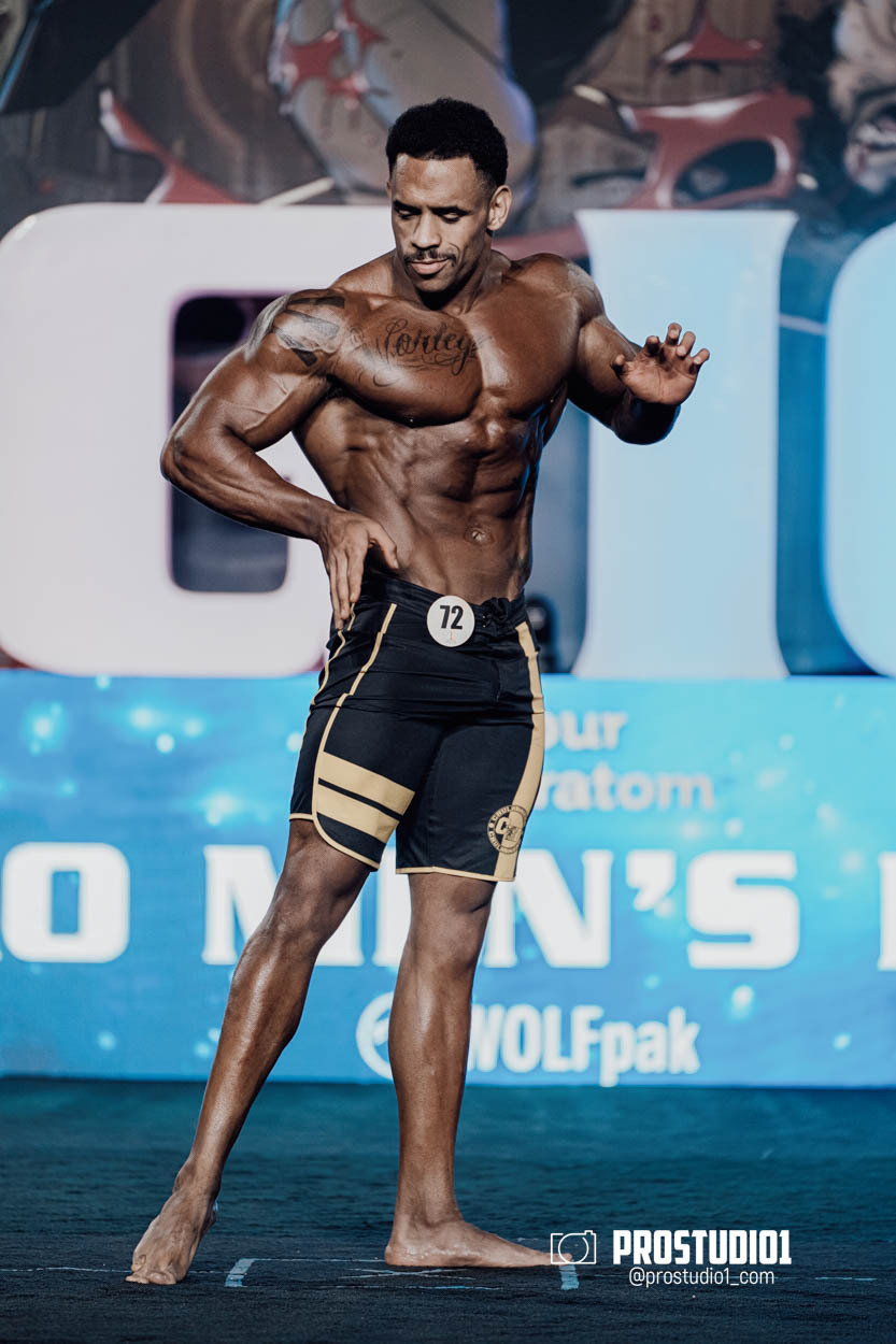 MEN’S PHYSIQUE. Photo & Video Production Studio #1