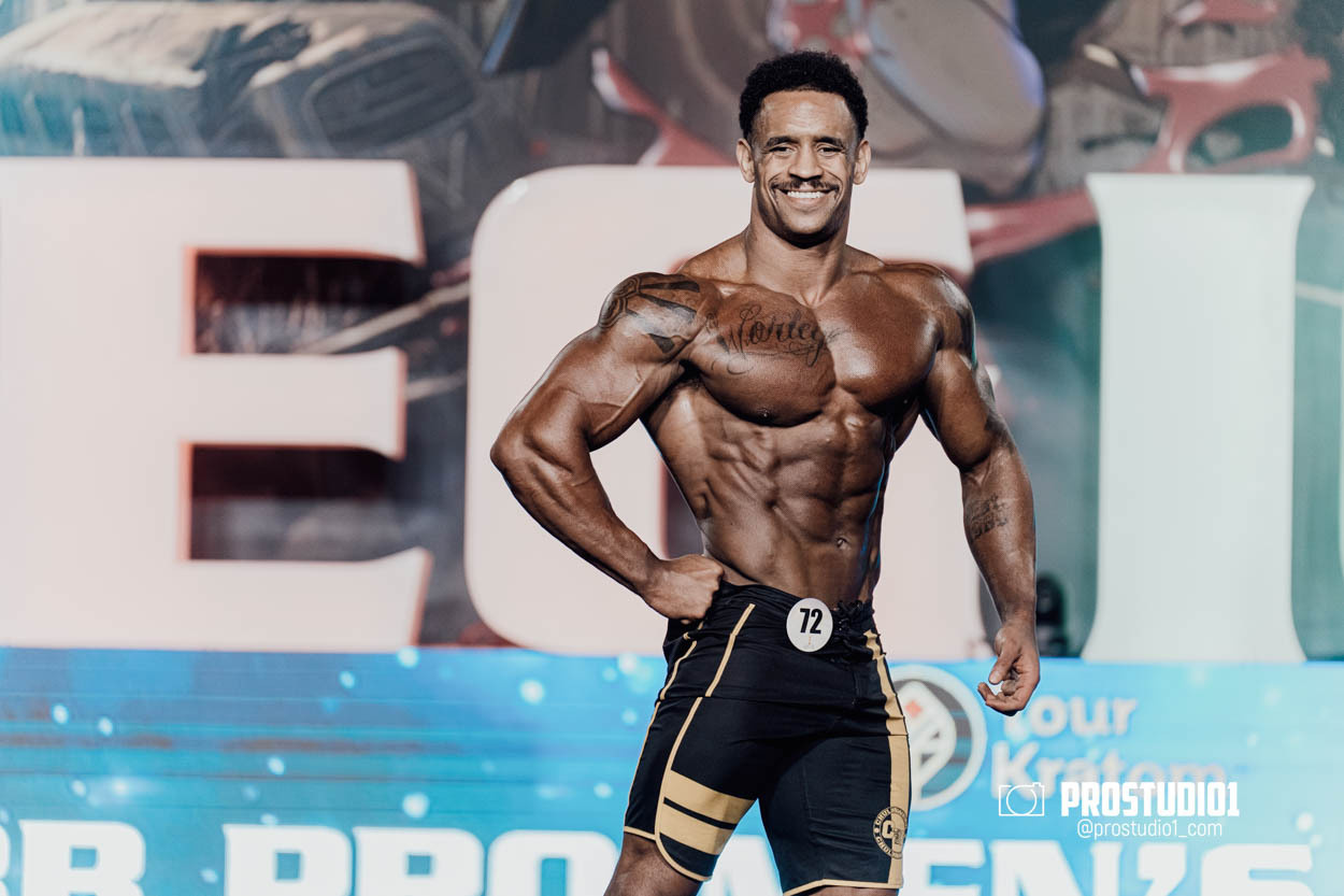 MEN’S PHYSIQUE. Photo & Video Production Studio #1