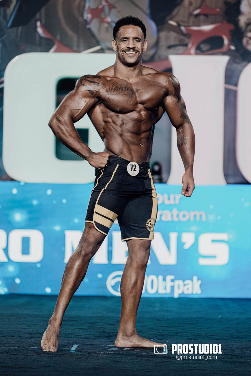 MEN’S PHYSIQUE. Photo & Video Production Studio #1