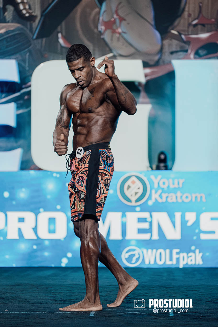 MEN’S PHYSIQUE. Photo & Video Production Studio #1