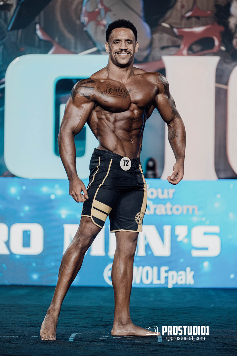 MEN’S PHYSIQUE. Photo & Video Production Studio #1