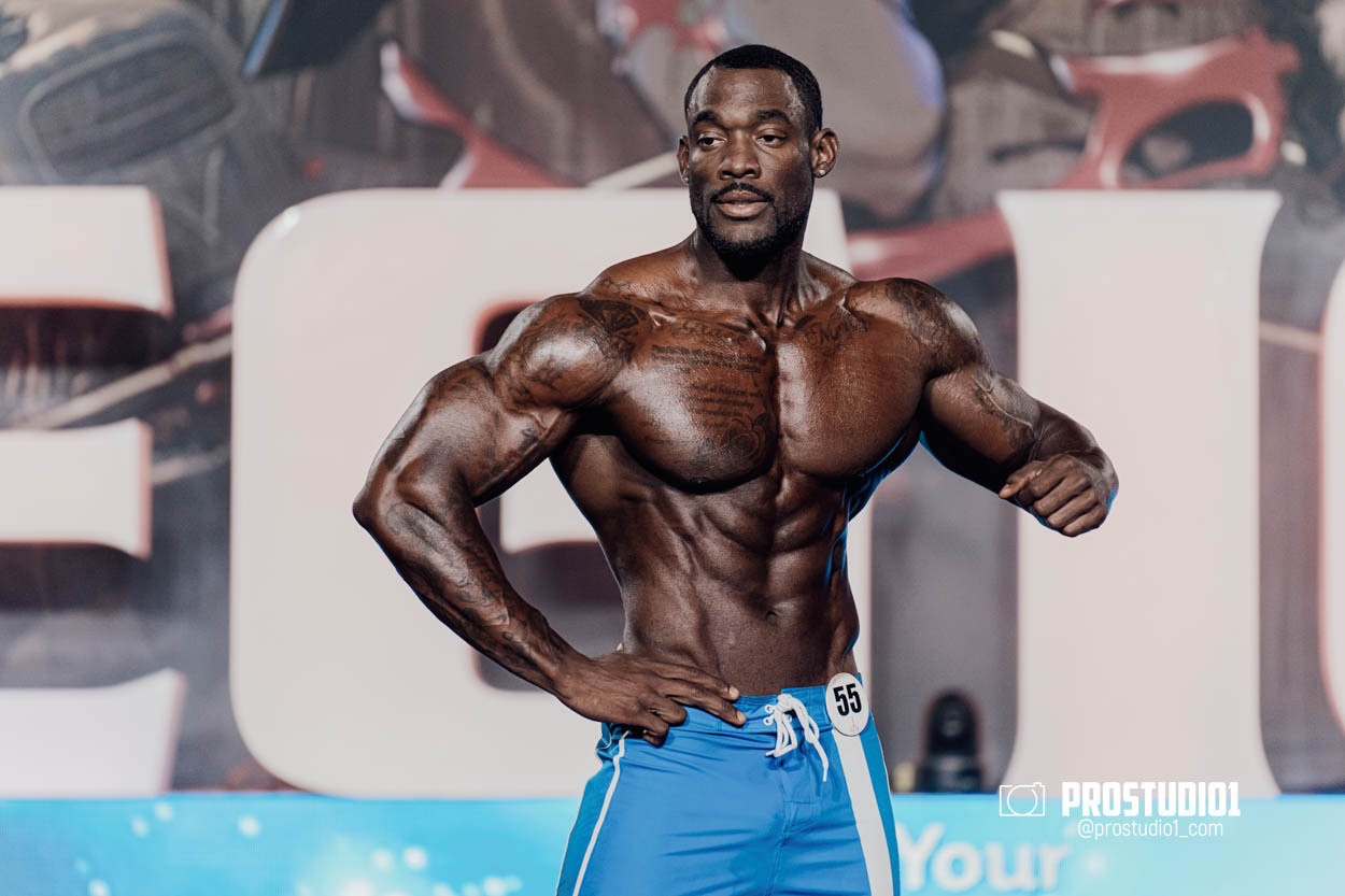 MEN’S PHYSIQUE. Photo & Video Production Studio #1