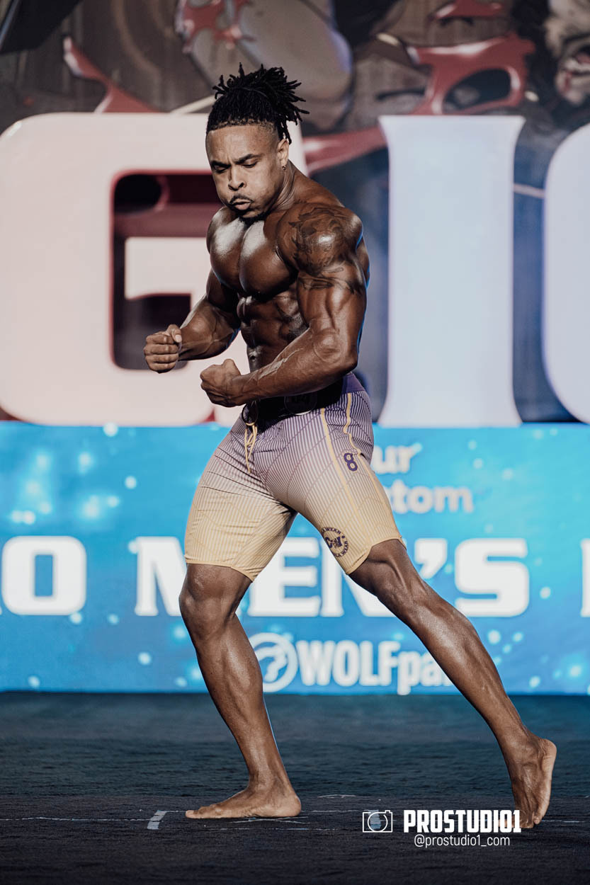 MEN’S PHYSIQUE. Photo & Video Production Studio #1