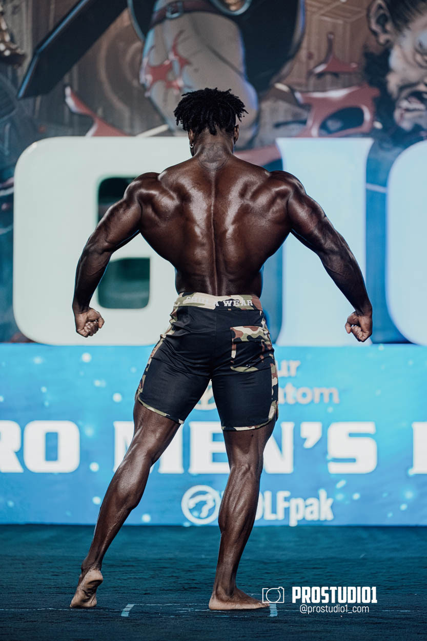 MEN’S PHYSIQUE. Photo & Video Production Studio #1