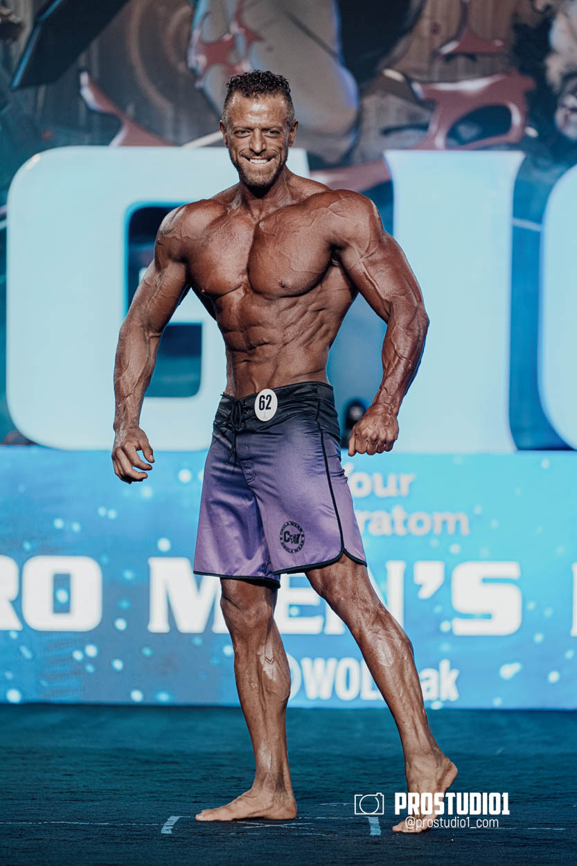 MEN’S PHYSIQUE. Photo & Video Production Studio #1