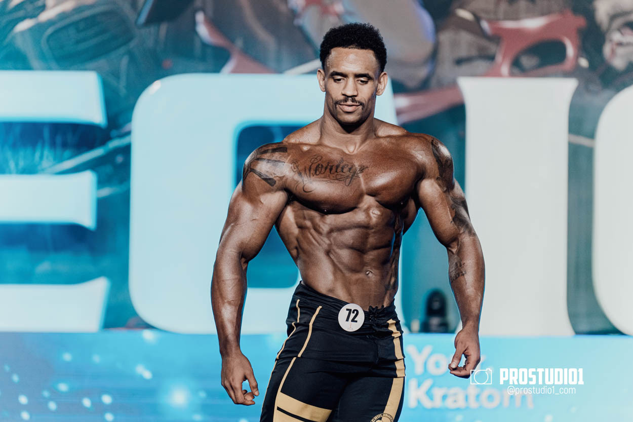 MEN’S PHYSIQUE. Photo & Video Production Studio #1