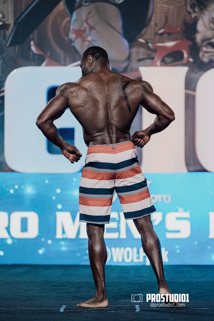 MEN’S PHYSIQUE. Photo & Video Production Studio #1