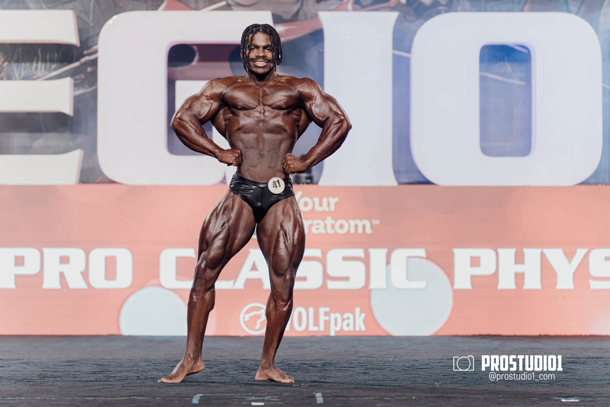 CLASSIC MEN’S PHYSIQUE. Photo & Video Production Studio #1