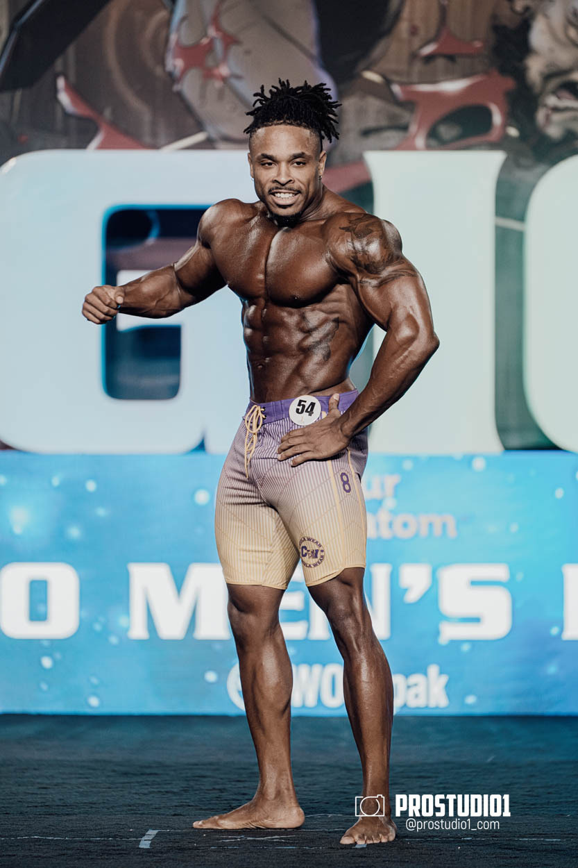 MEN’S PHYSIQUE. Photo & Video Production Studio #1