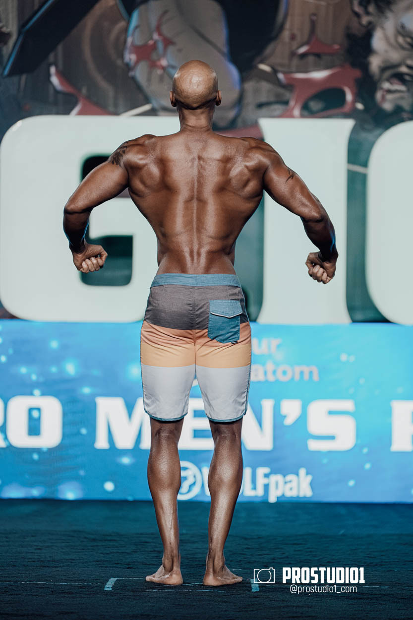 MEN’S PHYSIQUE. Photo & Video Production Studio #1