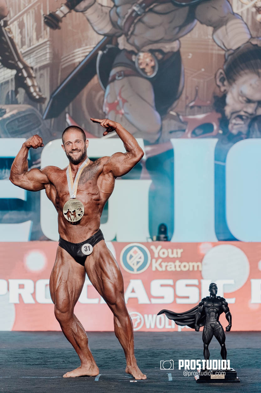 CLASSIC MEN’S PHYSIQUE. Photo & Video Production Studio #1
