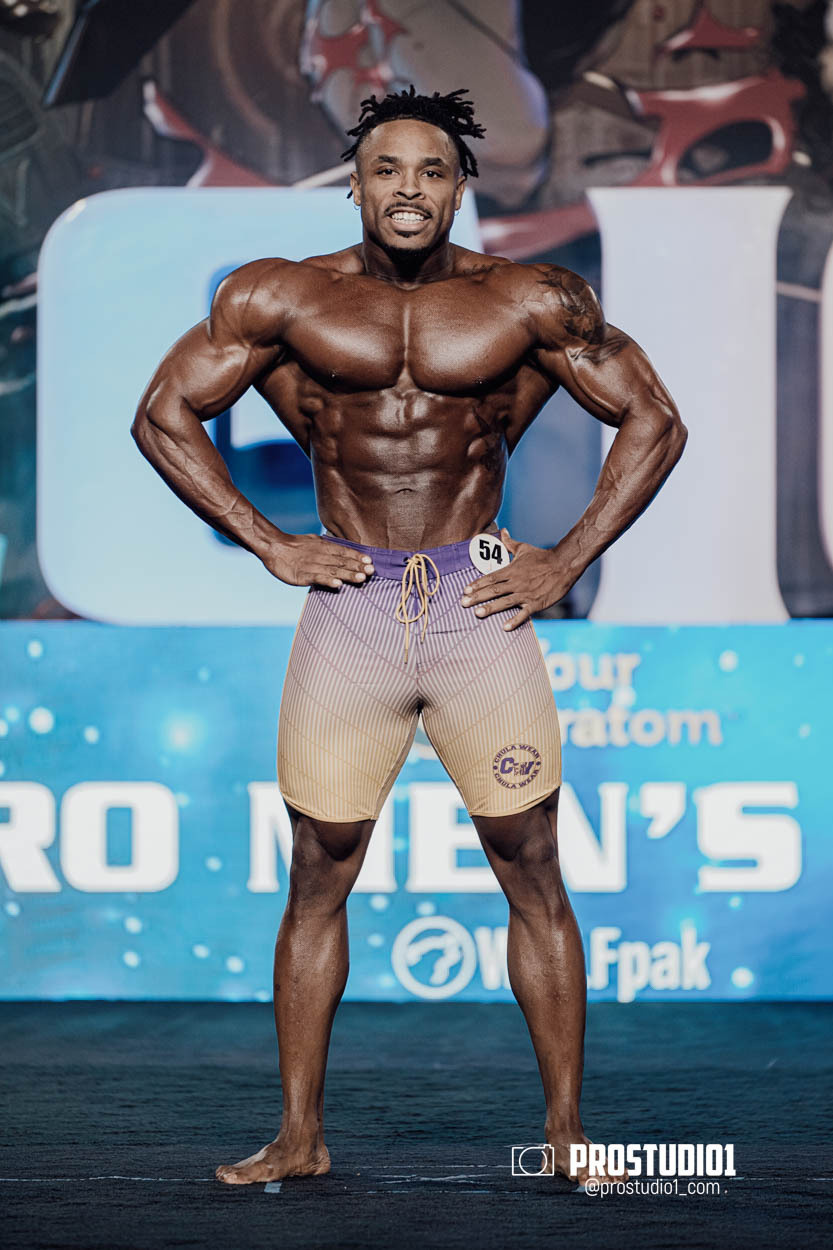 MEN’S PHYSIQUE. Photo & Video Production Studio #1