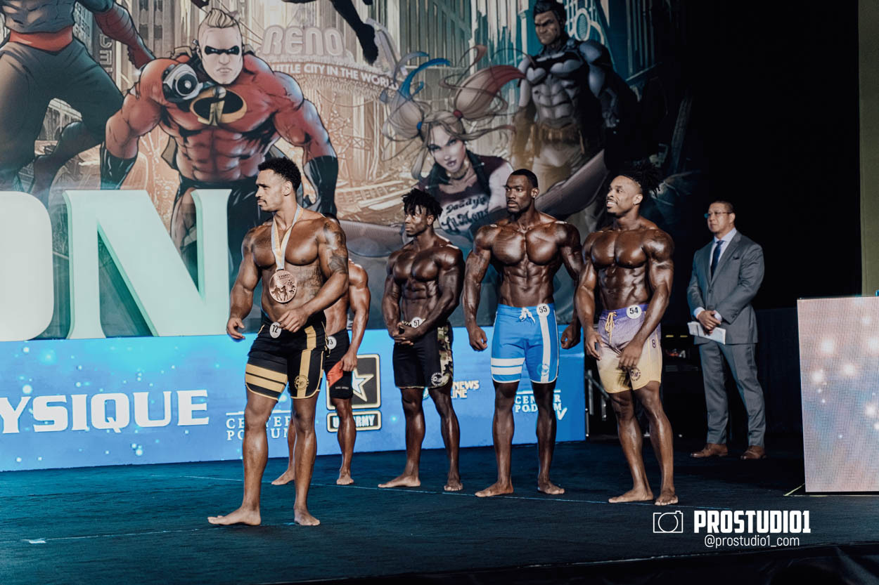 MEN’S PHYSIQUE. Photo & Video Production Studio #1