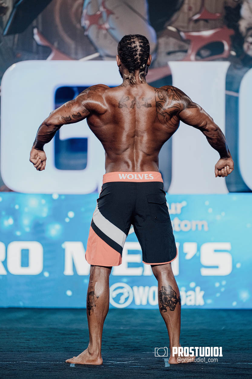 MEN’S PHYSIQUE. Photo & Video Production Studio #1