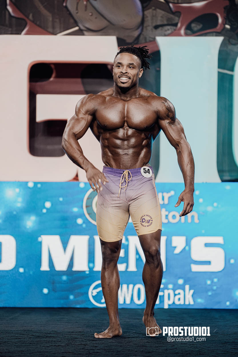 MEN’S PHYSIQUE. Photo & Video Production Studio #1