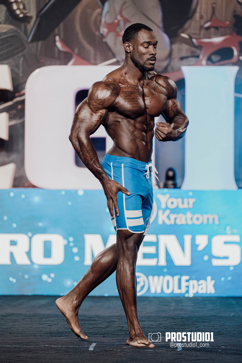 MEN’S PHYSIQUE. Photo & Video Production Studio #1