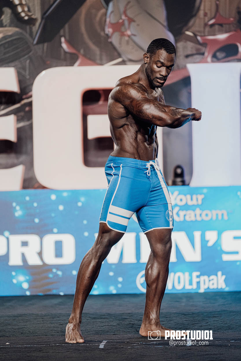 MEN’S PHYSIQUE. Photo & Video Production Studio #1