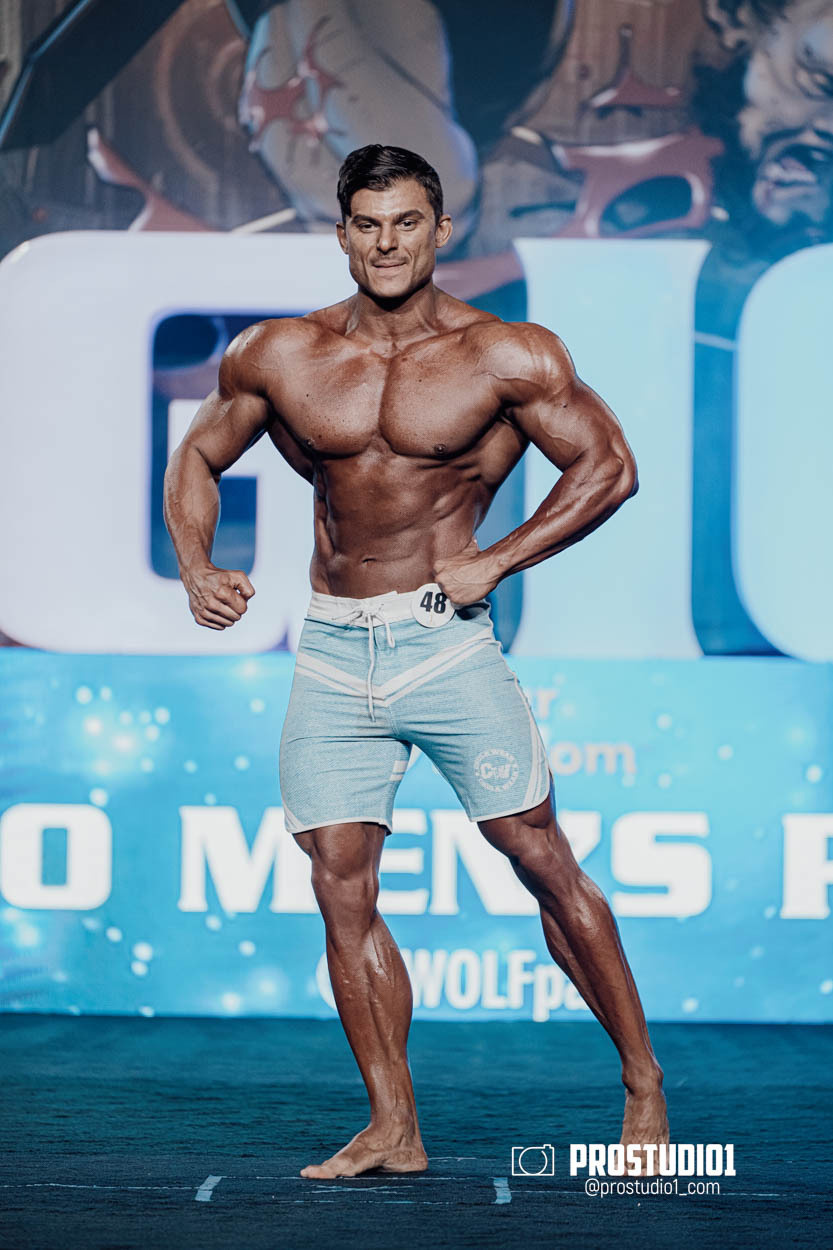 MEN’S PHYSIQUE. Photo & Video Production Studio #1