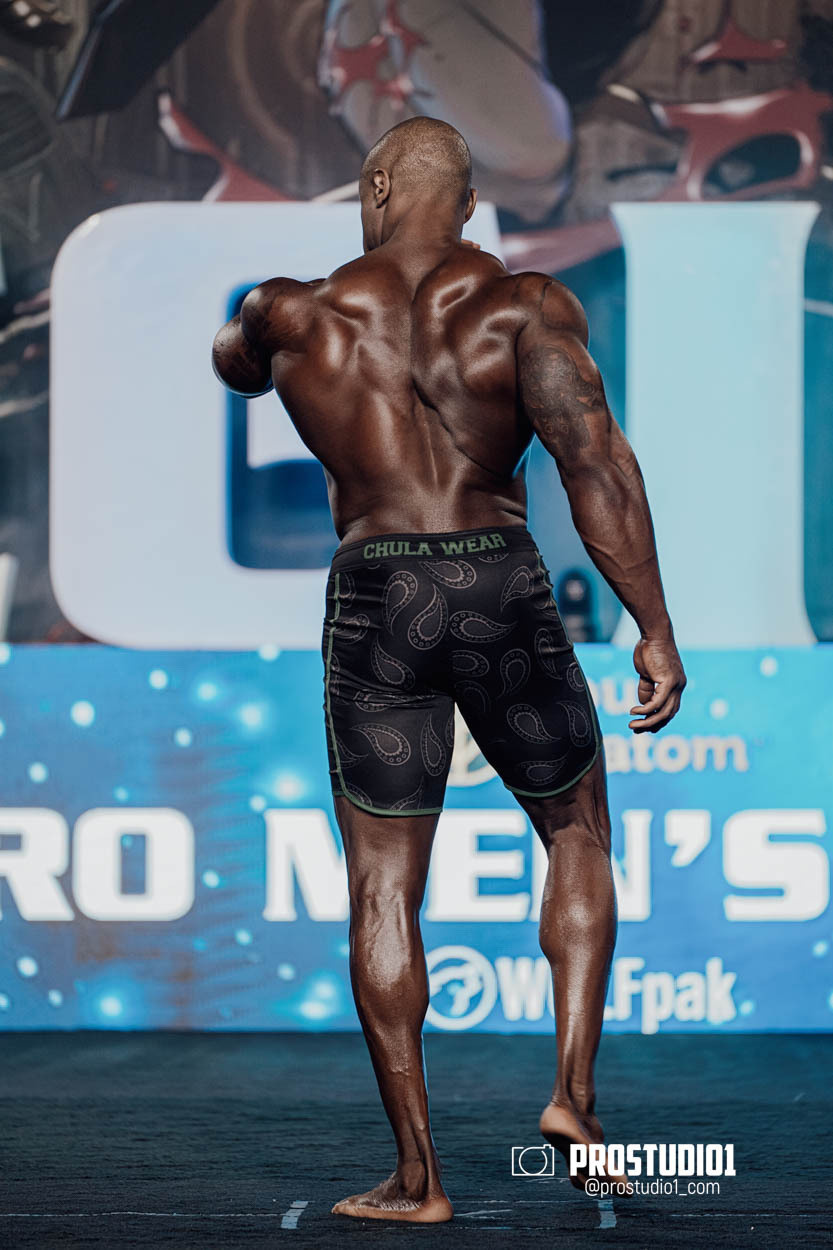 MEN’S PHYSIQUE. Photo & Video Production Studio #1