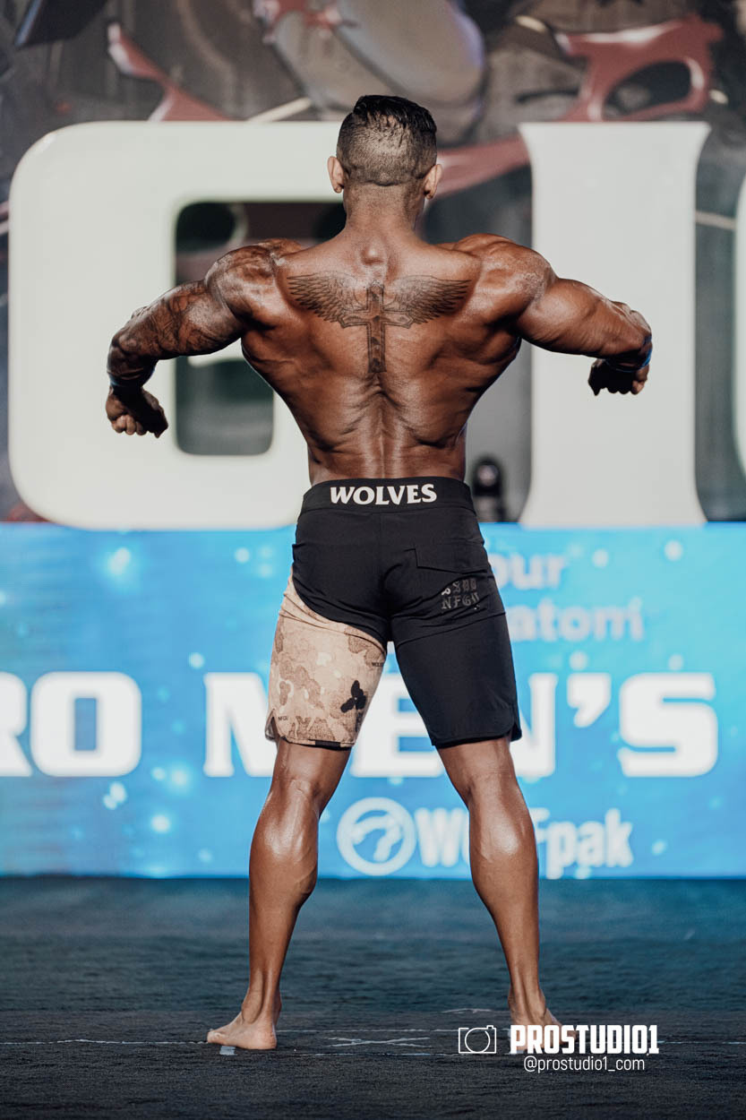 MEN’S PHYSIQUE. Photo & Video Production Studio #1