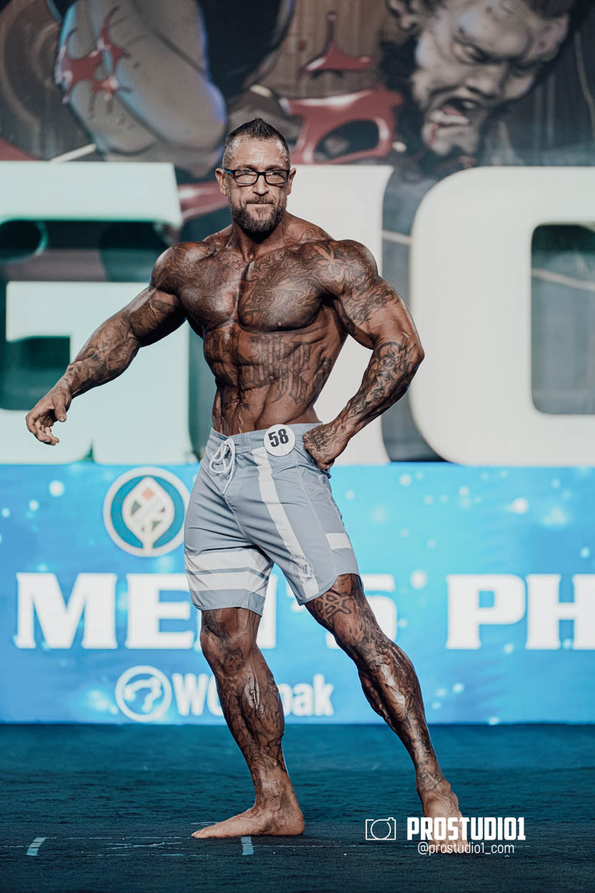 MEN’S PHYSIQUE. Photo & Video Production Studio #1