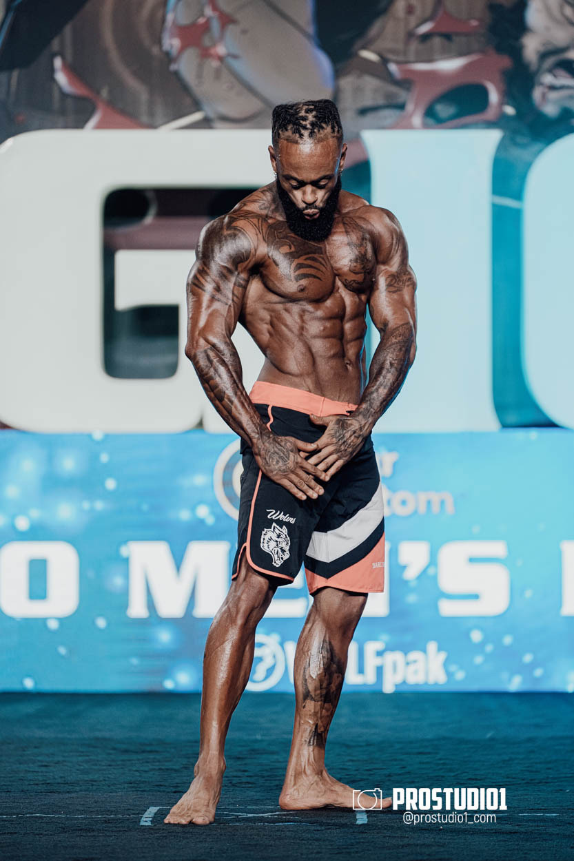 MEN’S PHYSIQUE. Photo & Video Production Studio #1