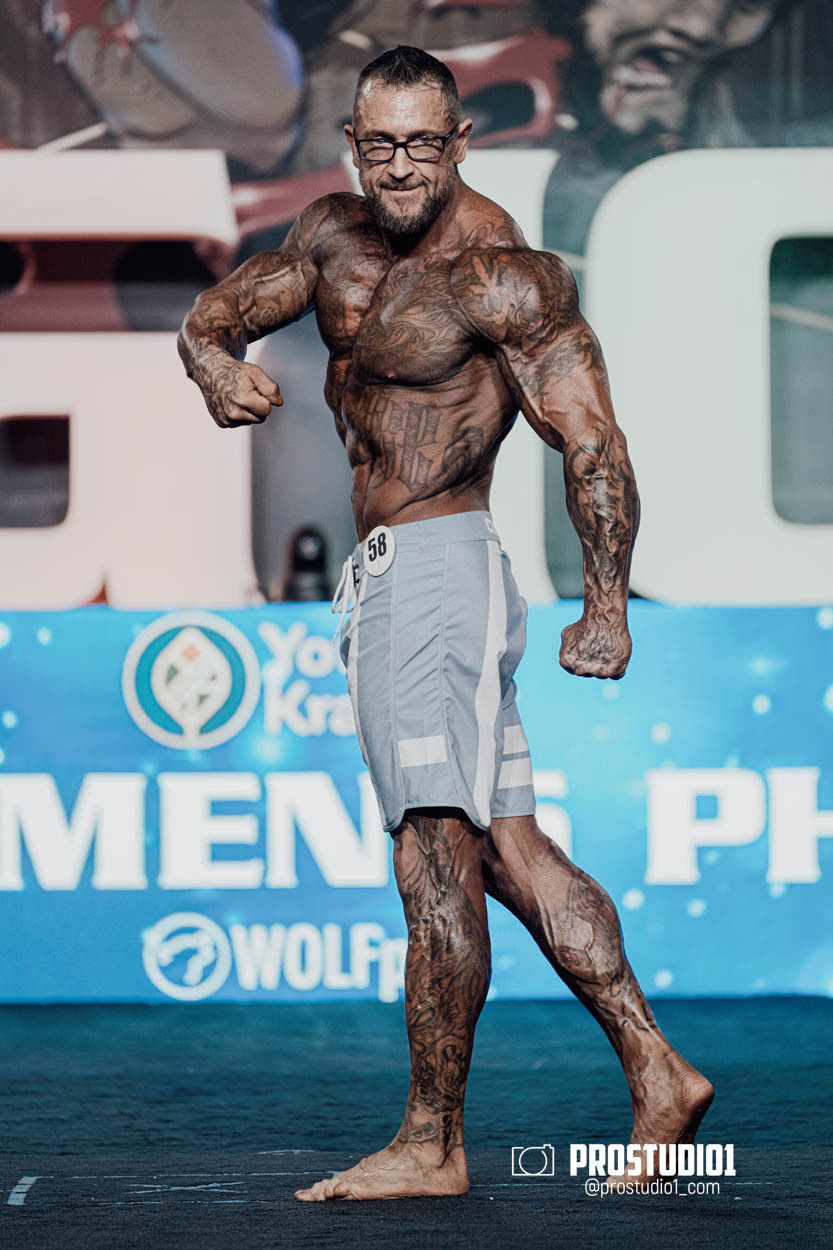 MEN’S PHYSIQUE. Photo & Video Production Studio #1