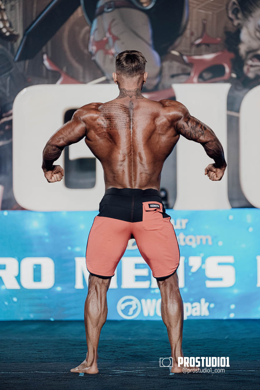 MEN’S PHYSIQUE. Photo & Video Production Studio #1