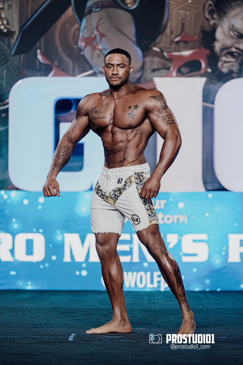 MEN’S PHYSIQUE. Photo & Video Production Studio #1