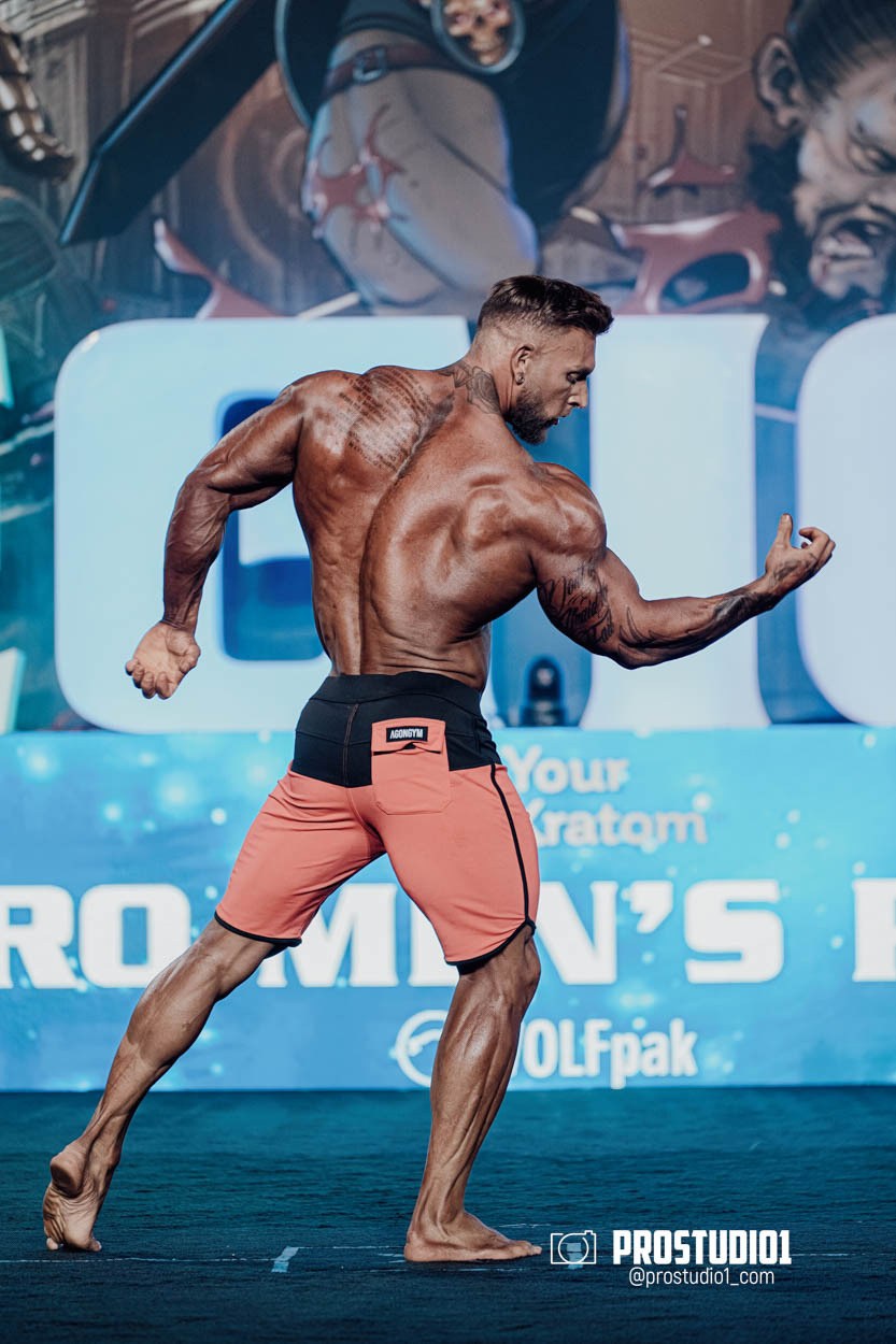 MEN’S PHYSIQUE. Photo & Video Production Studio #1