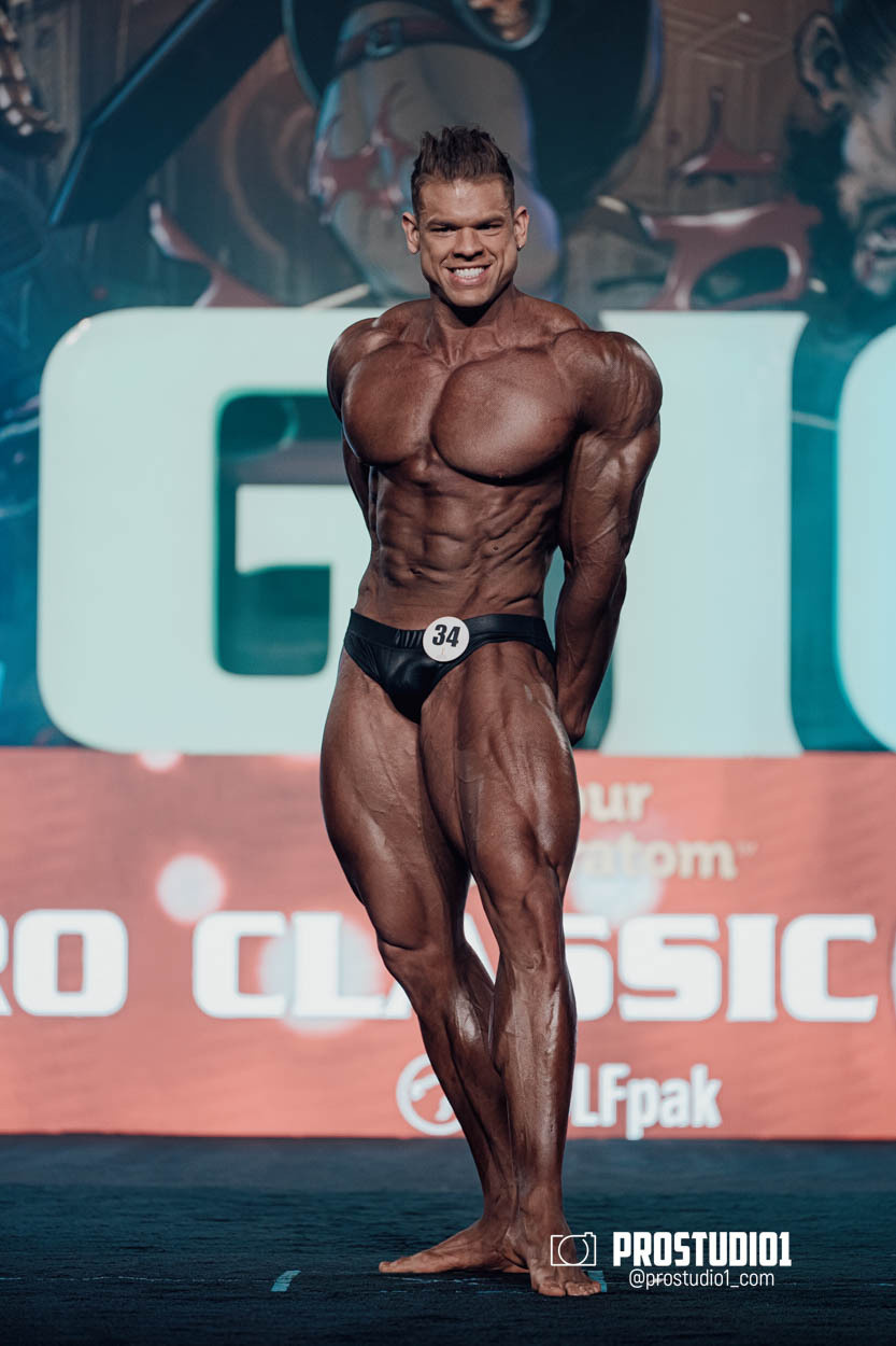CLASSIC MEN’S PHYSIQUE. Photo & Video Production Studio #1