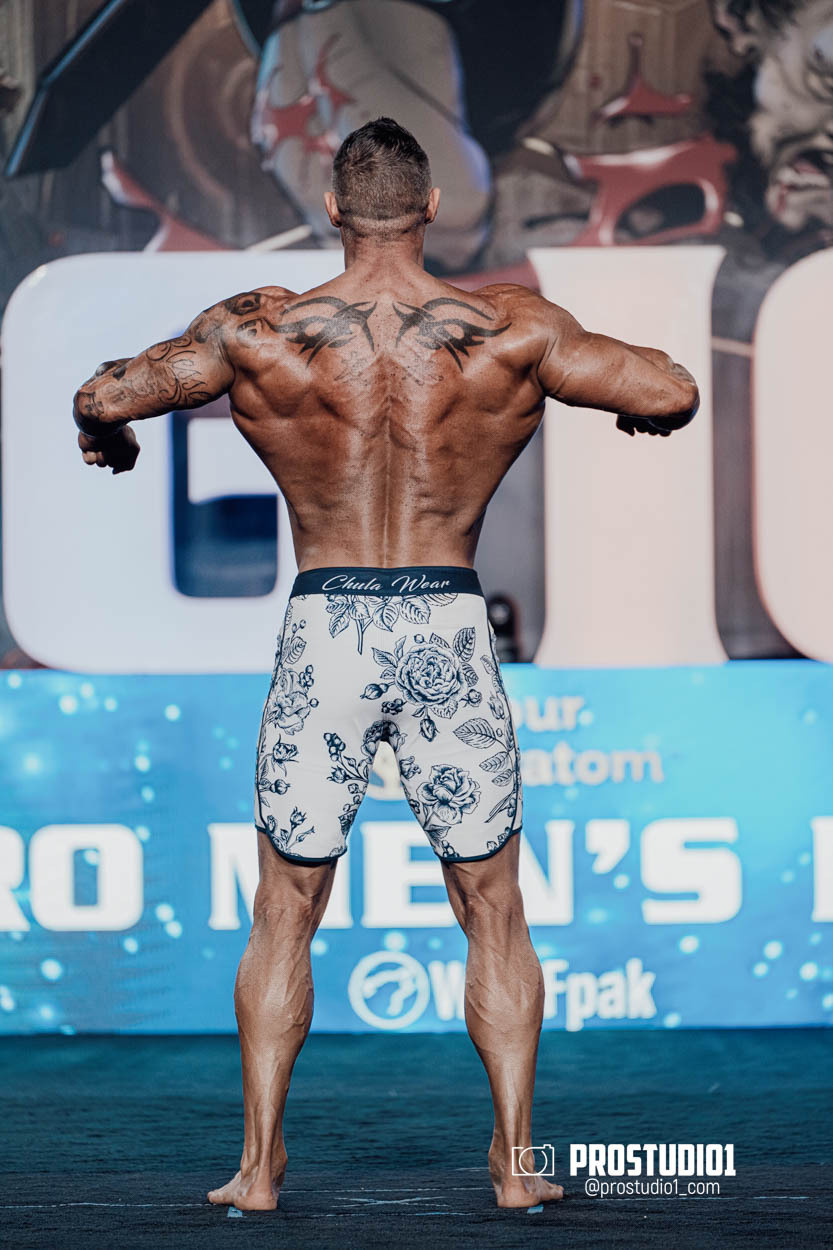 MEN’S PHYSIQUE. Photo & Video Production Studio #1