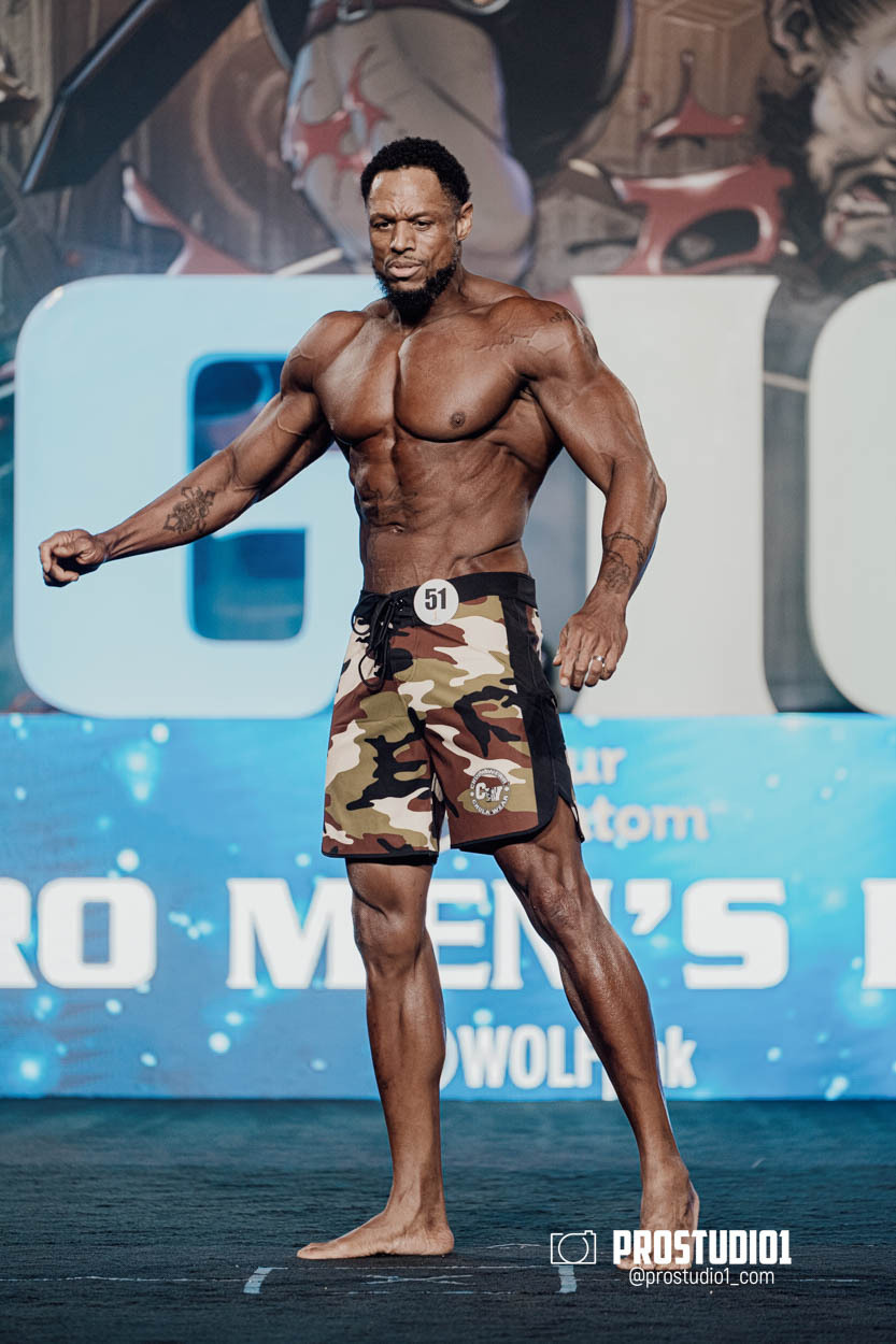 MEN’S PHYSIQUE. Photo & Video Production Studio #1