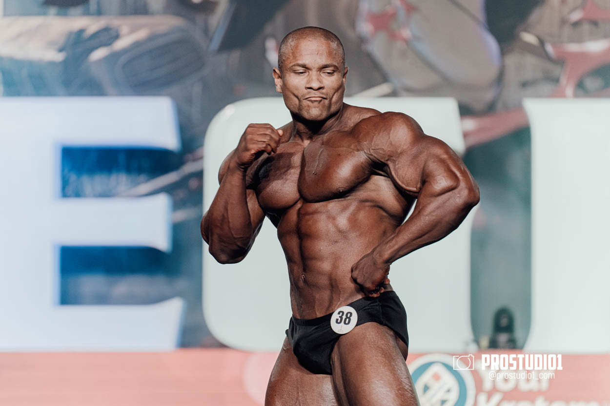 CLASSIC MEN’S PHYSIQUE. Photo & Video Production Studio #1