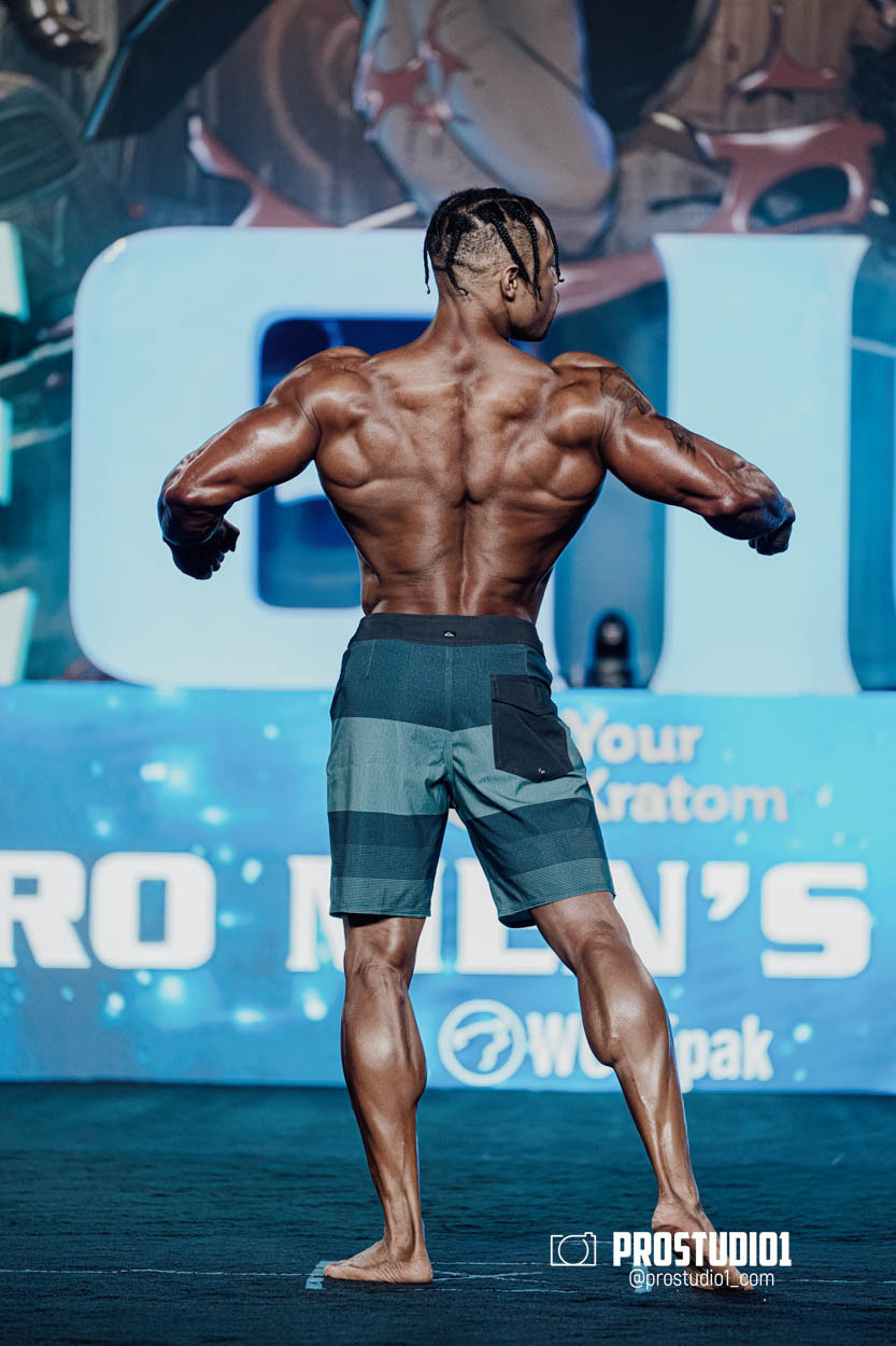 MEN’S PHYSIQUE. Photo & Video Production Studio #1