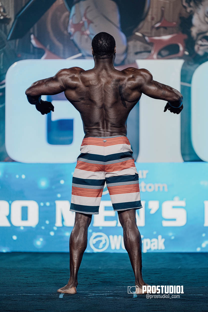 MEN’S PHYSIQUE. Photo & Video Production Studio #1