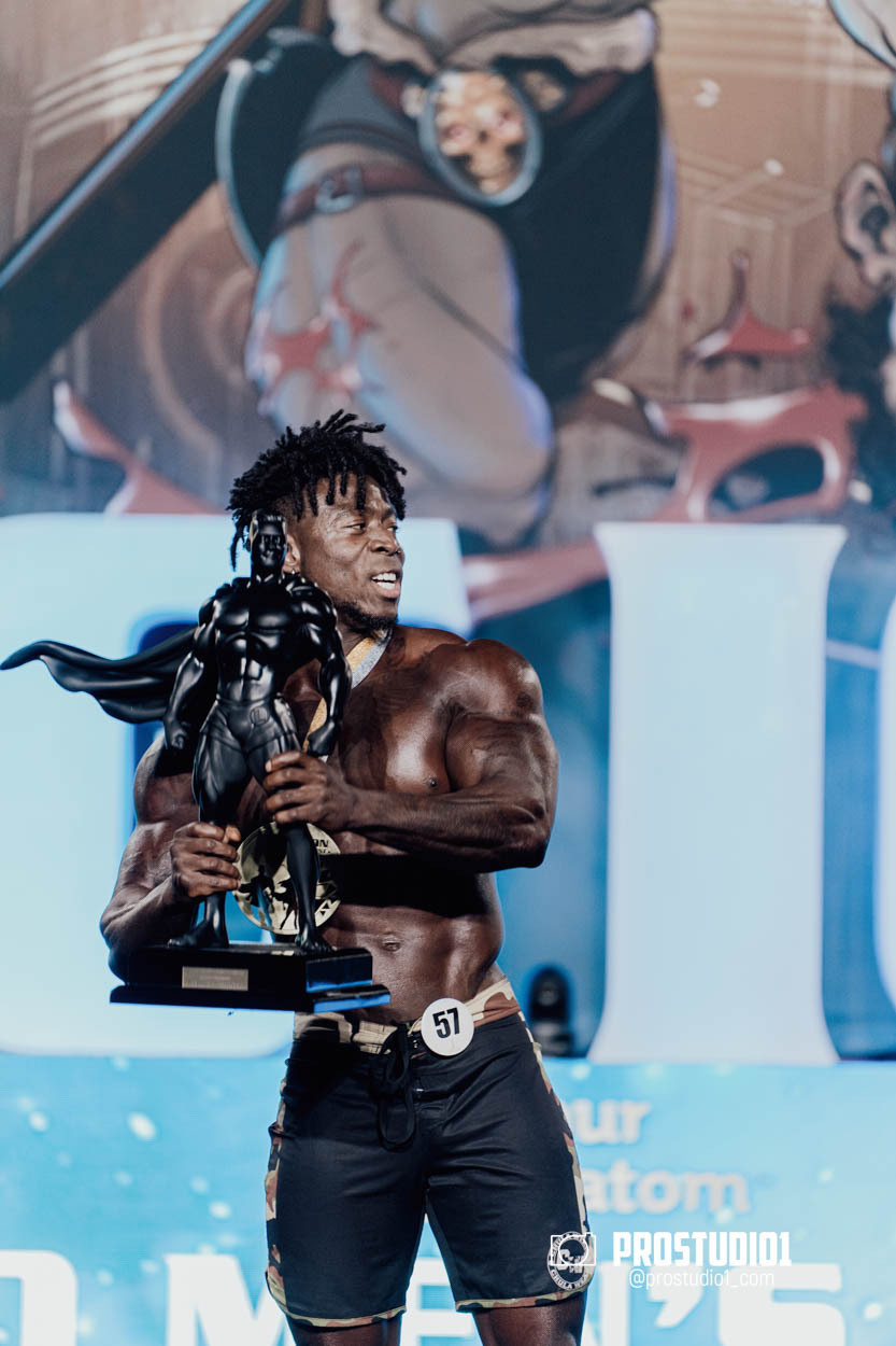MEN’S PHYSIQUE. Photo & Video Production Studio #1