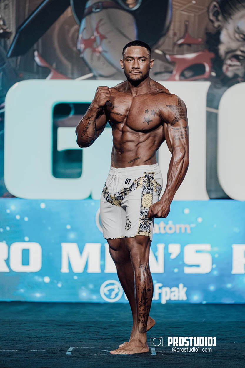 MEN’S PHYSIQUE. Photo & Video Production Studio #1