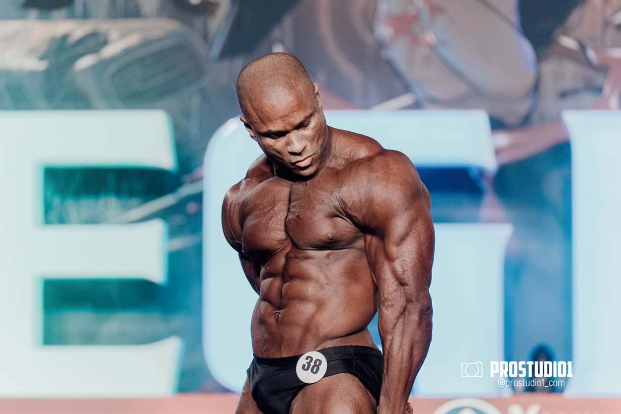 CLASSIC MEN’S PHYSIQUE. Photo & Video Production Studio #1