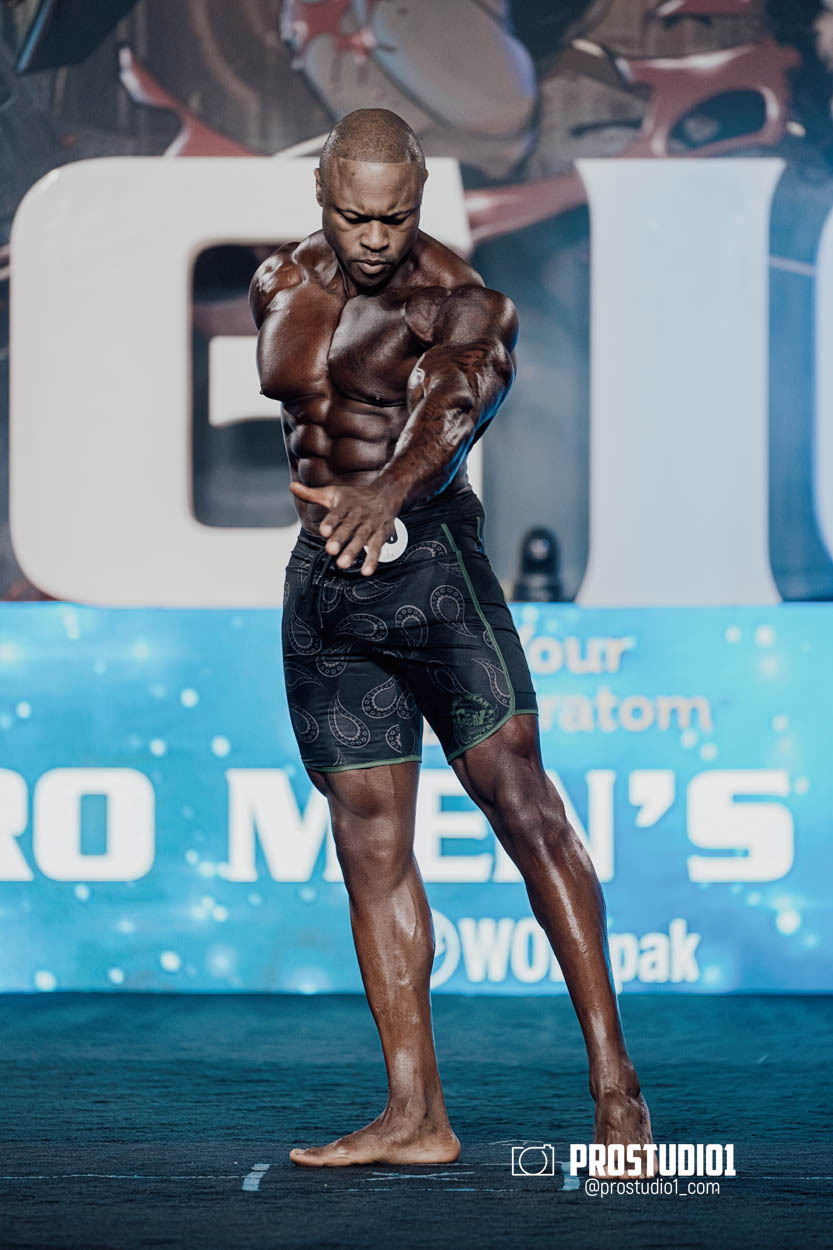 MEN’S PHYSIQUE. Photo & Video Production Studio #1