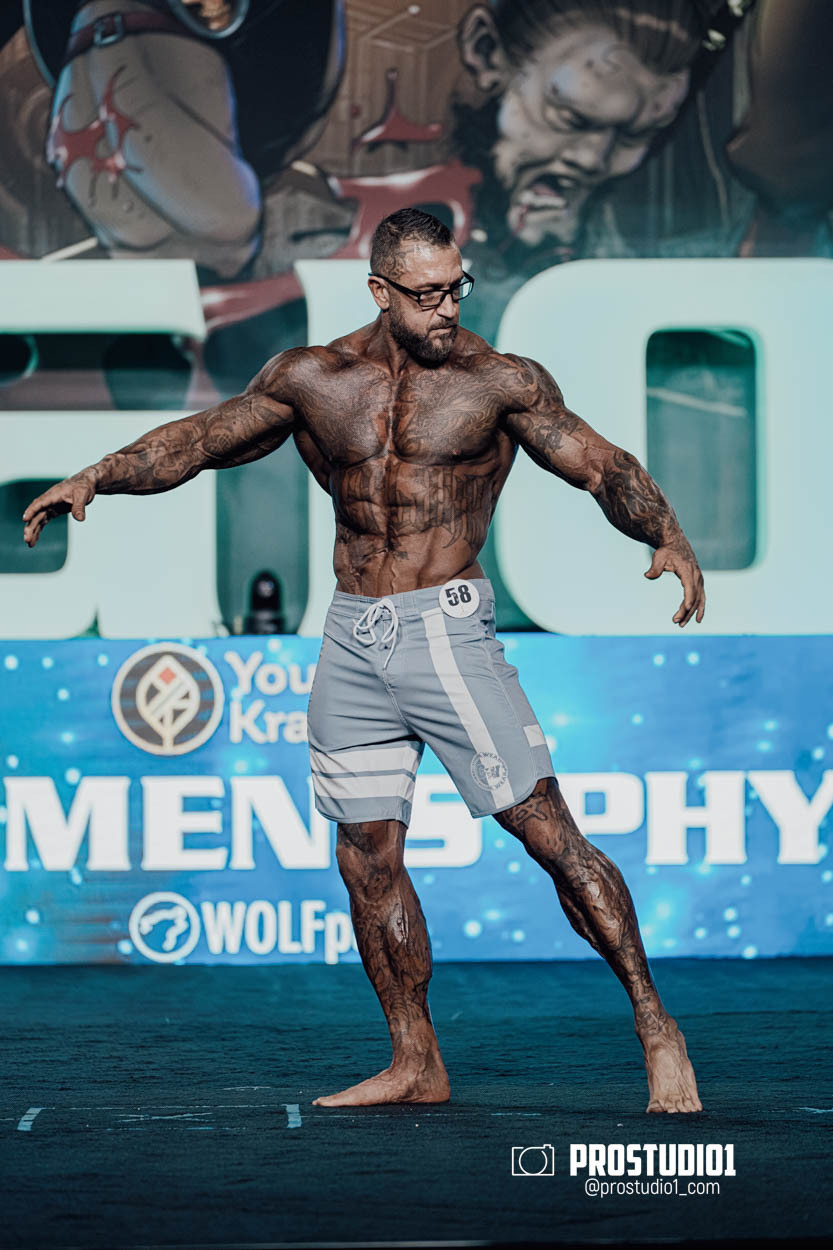 MEN’S PHYSIQUE. Photo & Video Production Studio #1