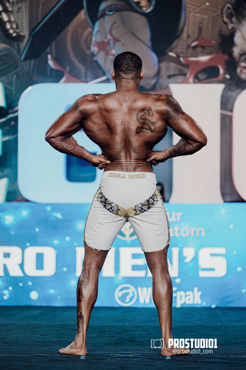 MEN’S PHYSIQUE. Photo & Video Production Studio #1