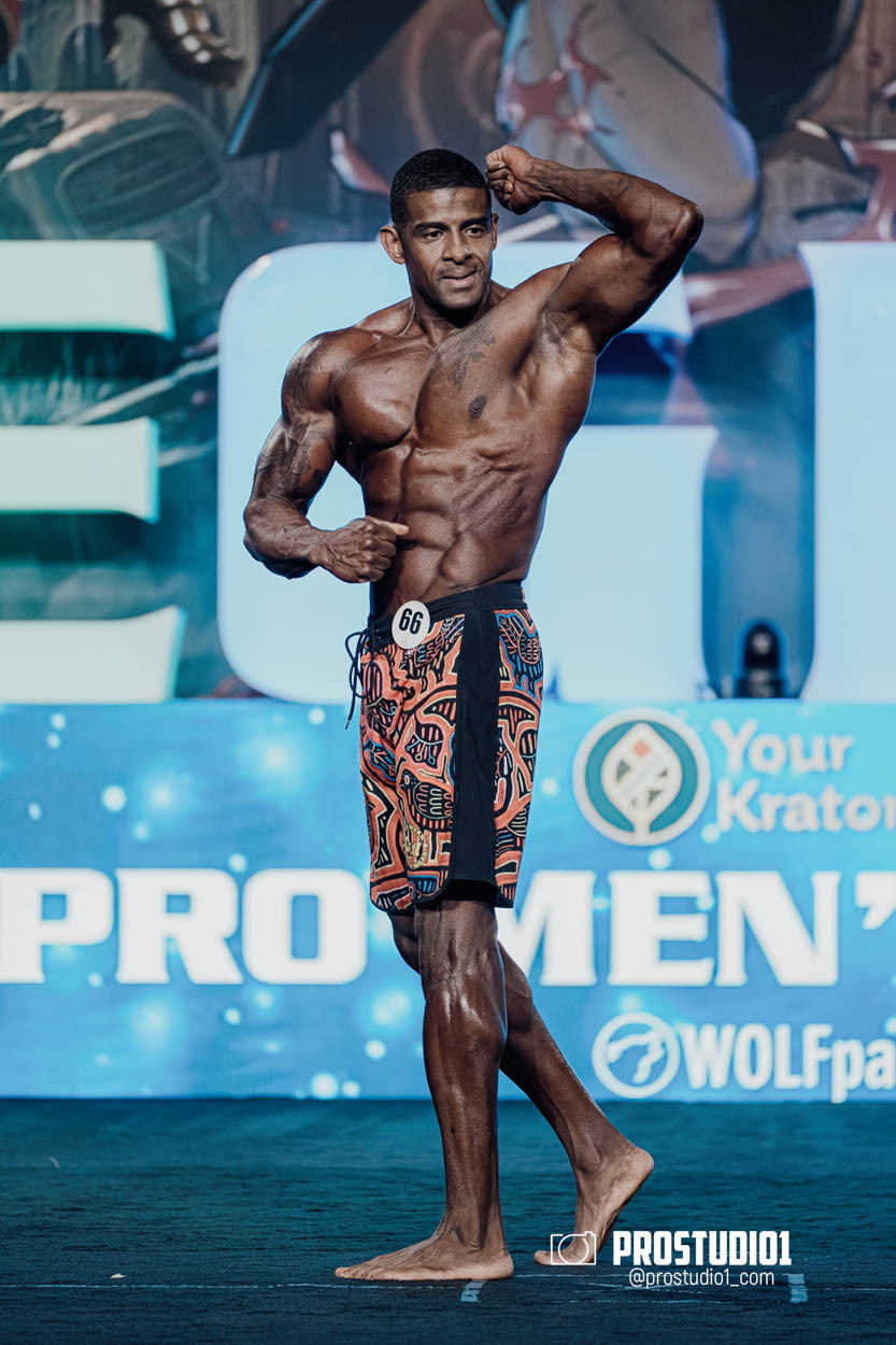 MEN’S PHYSIQUE. Photo & Video Production Studio #1