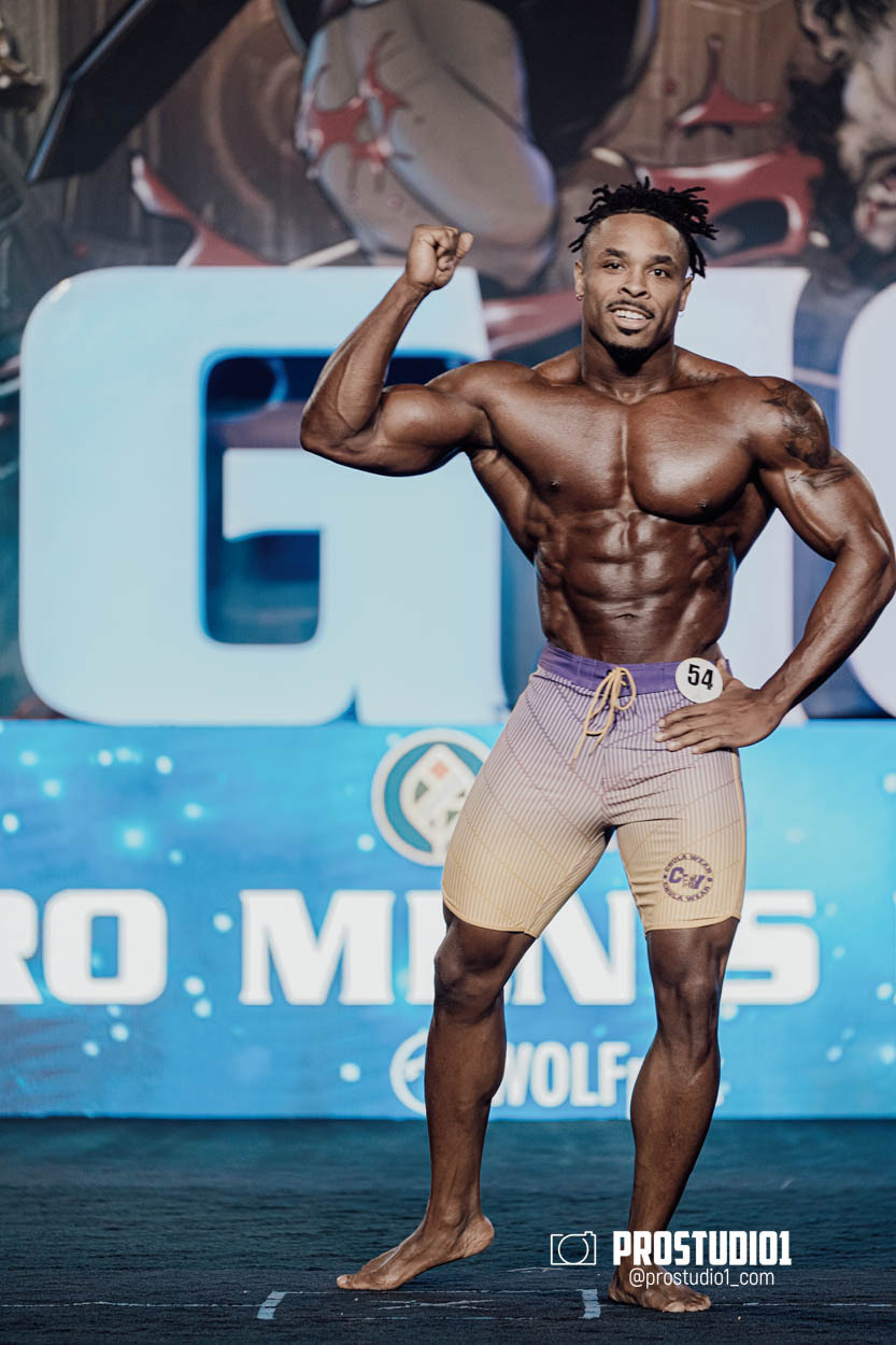 MEN’S PHYSIQUE. Photo & Video Production Studio #1