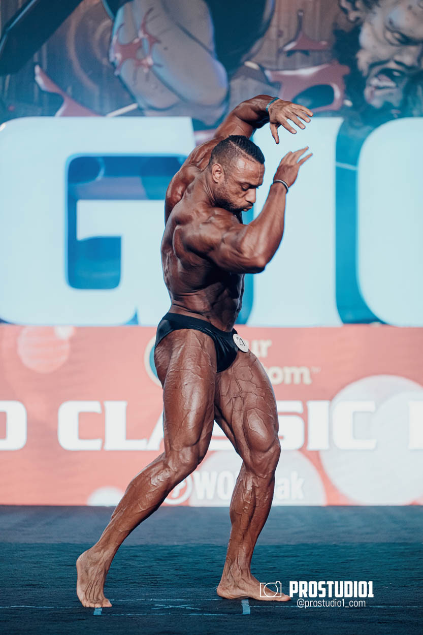 CLASSIC MEN’S PHYSIQUE. Photo & Video Production Studio #1