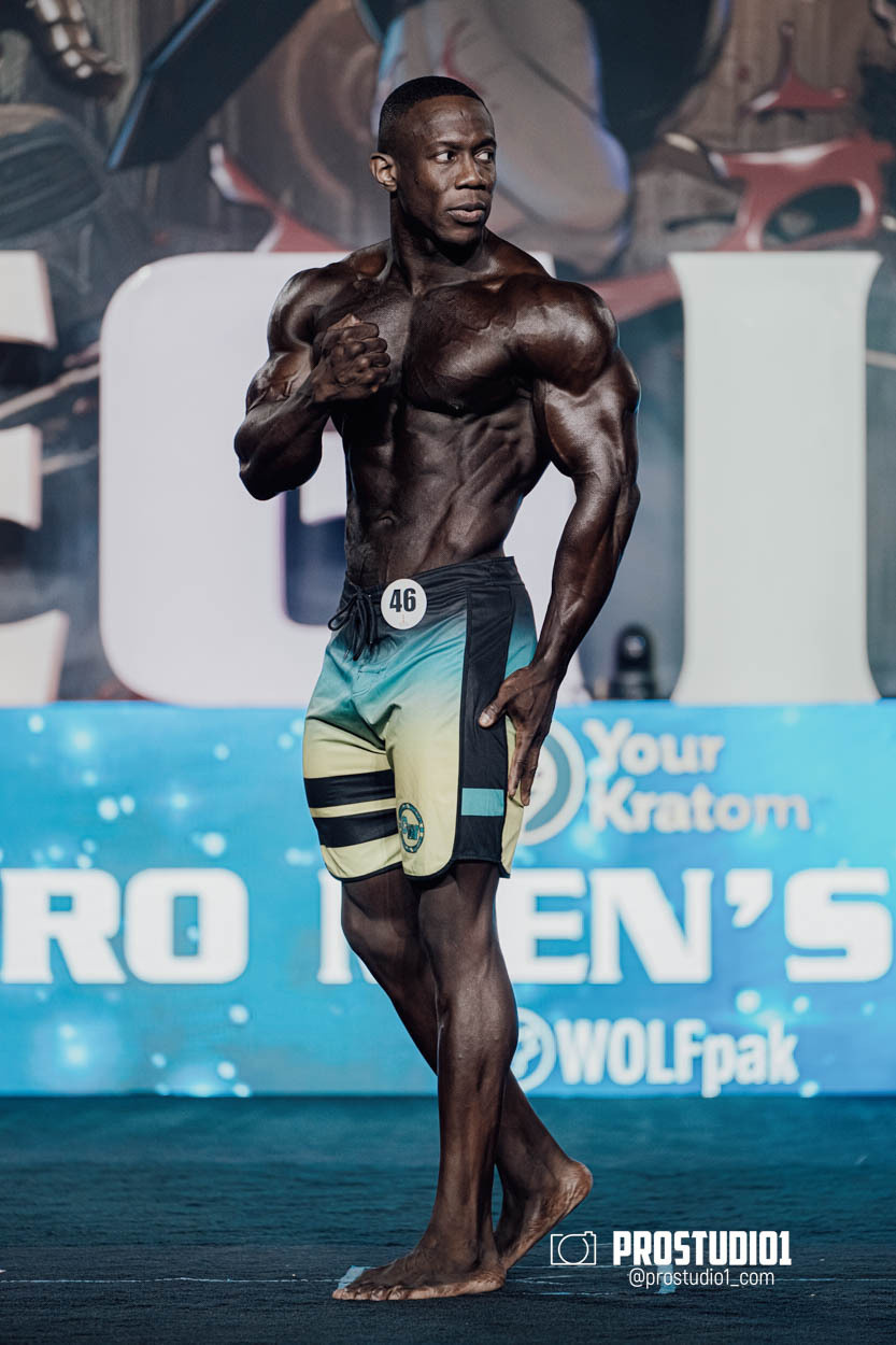 MEN’S PHYSIQUE. Photo & Video Production Studio #1