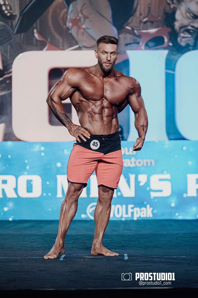 MEN’S PHYSIQUE. Photo & Video Production Studio #1