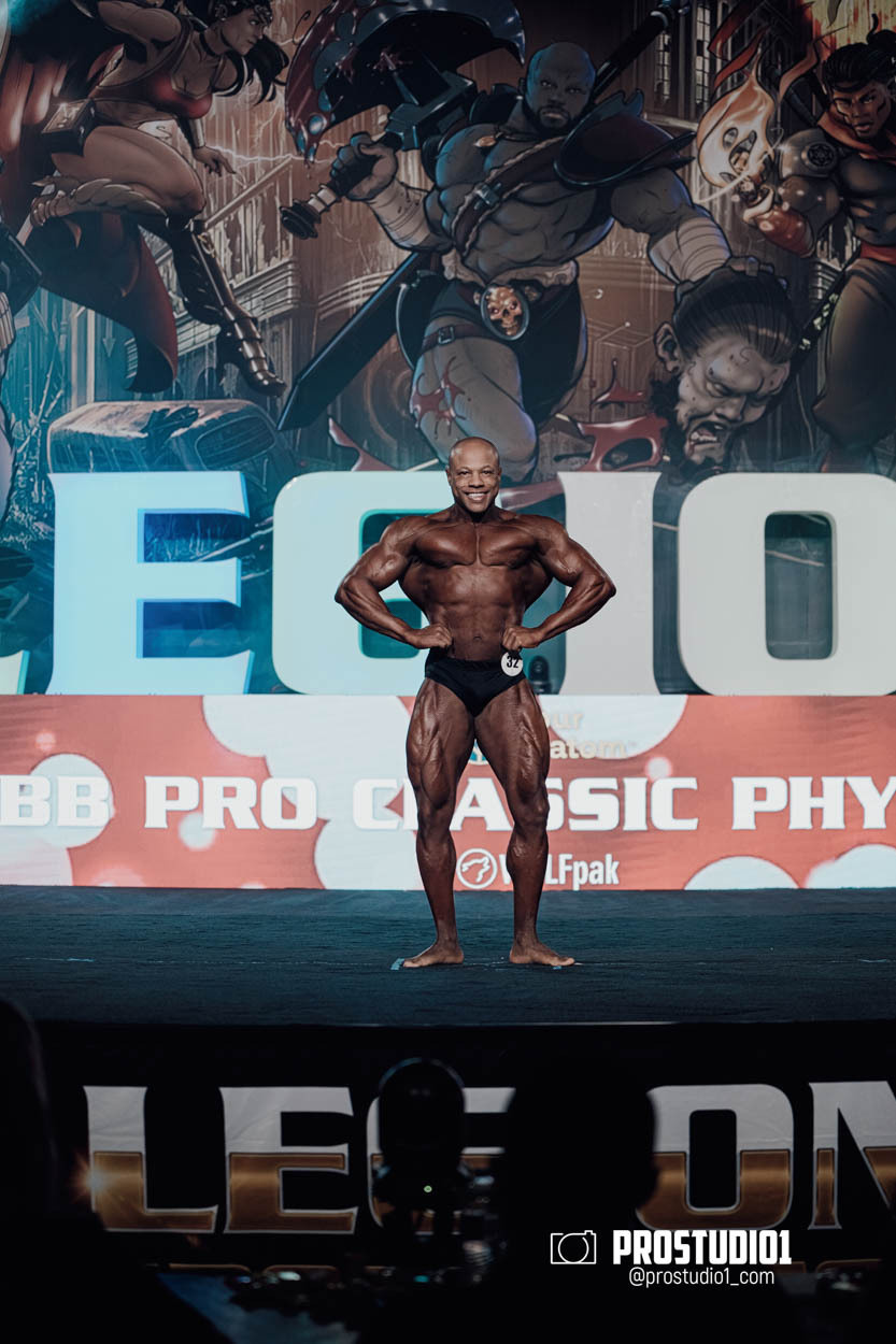 CLASSIC MEN’S PHYSIQUE. Photo & Video Production Studio #1